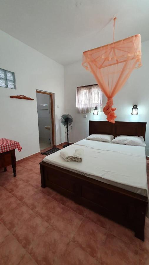 Guesthouse Kind And Love Hikkaduwa Exterior photo