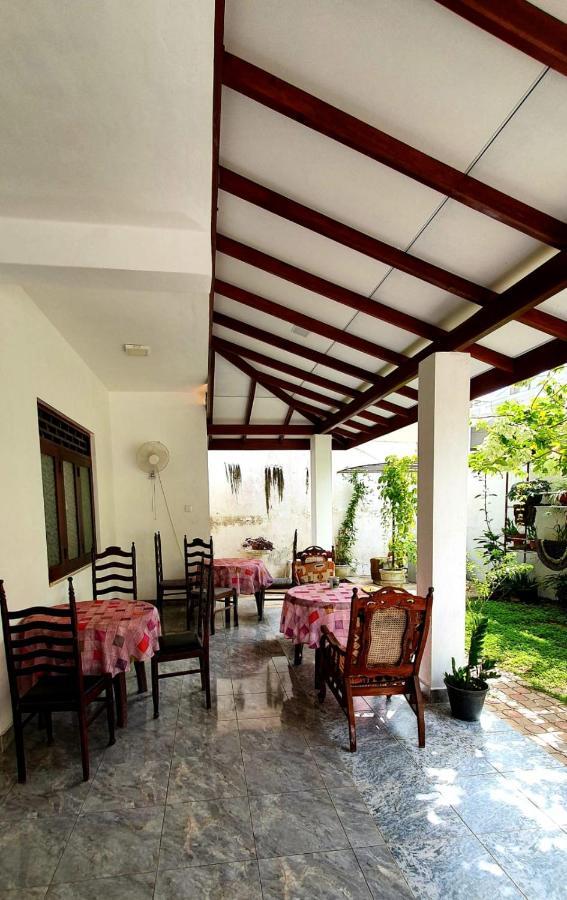 Guesthouse Kind And Love Hikkaduwa Exterior photo